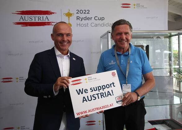 GOLF - Lyoness Open 2015 ATZENBRUGG,AUSTRIA,09.JUN.15 - GOLF - PGA Golf Herren European Tour, Lyoness Open, Diamond Country Club. Image shows minister of sports and defense Gerald Klug and president Peter Enzinger (OEGV). Keywords: Ryder Cup. GEPAxpictures xDanielxGoetzhaber