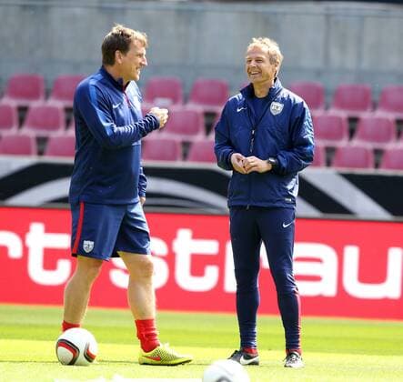 Köln, Fussball, DFB; Deutschland vs USA, USA Training 09.06.2015, Rheinenergiestadion Köln, Andreas Herzog, Co-Trainer Jürgen Klinsmann, Trainer USA