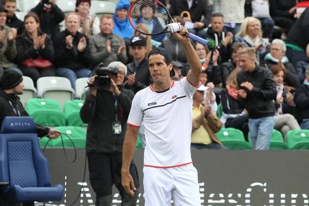 Tommy Haas ( GER ) Mit dem Schlaeger nach oben nach dem Sieg im ersten Spiel Mercedes-Cup, Tennis, ATP Tennis Herren World Tour, 09.06.2015, Foto:Langer Eibner Copyright: Langer Eibner-Pressefoto EP_HLR