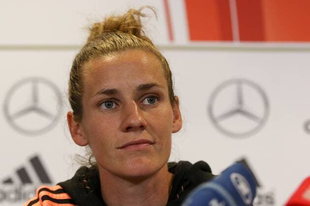Simone Laudehr (Deutschland) Porträt, Portrait, Fussball, FIFA Frauen-WM 2015, Pressekonferenz, xozx