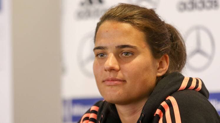 Dzsenifer Marozsan (Deutschland), Porträt, Portrait, Fussball, FIFA Frauen-WM 2015, Pressekonferenz, xozx