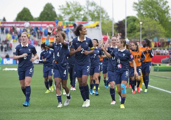 (150609) -- MONCTON, June 9, 2015 -- Players of France celebrate victory after the group F match against England at the 2015 FIFA Women s World Cup in Moncton, Canada, June 9, 2015. France won 1-0. ) (SP)CANADA-MONCTON-FIFA WOMEN S WORLD CUP-GROUP F-FRANCE VS ENGLAND ZouxZheng 