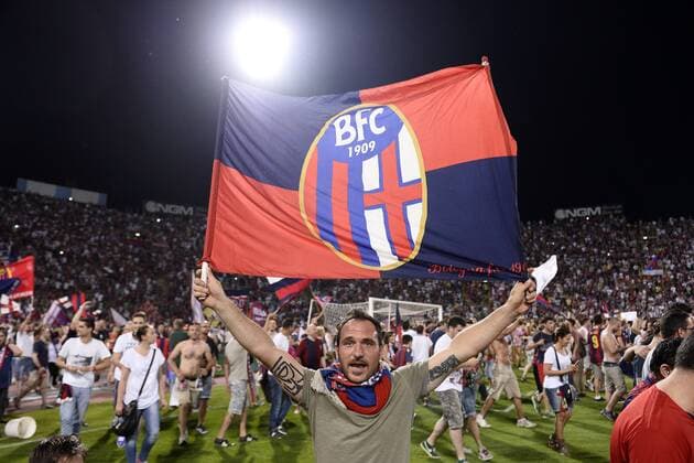 Aktuell Fußball, Italien, Serie B Playoffs, FC Bologna gelingt Wiederaufstieg in die Serie A Bologna, 09.06.2015 - Serie B 2014 2015 - FC Bologna vs Delfino Pescara 1936 - esultanza fine gara Bologna 