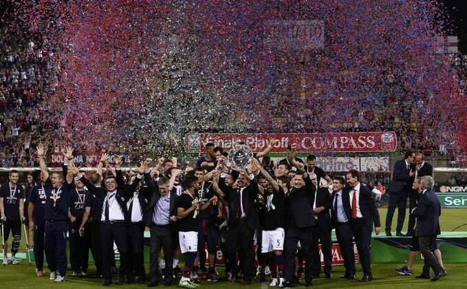 Aktuell Fußball, Italien, Serie B Playoffs, FC Bologna gelingt Wiederaufstieg in die Serie A Db Bologna 09 06 2015 - play off Serie B Bologna-Pescara promoted team: Bologna 