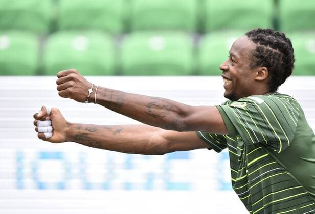 Gael Monfils (FRA) Schlussjubel Jubel jubelt Emotion Gestik Geste tut so als ob er mit dem Siegerauto Auto fährt, hält Lenkrad, imitiert Fahrer freundlich lächeln lächelt lächelnd gute Laune freut sich auf Auto 10.06.2015 Tennis Mercedes-Cup Stuttgart Weißenhof TC Weissenhof Mercedescup Mercedes Cup 06.06..-14.06.2015 Mercedes-Cup Stuttgart Weißenhof 2015