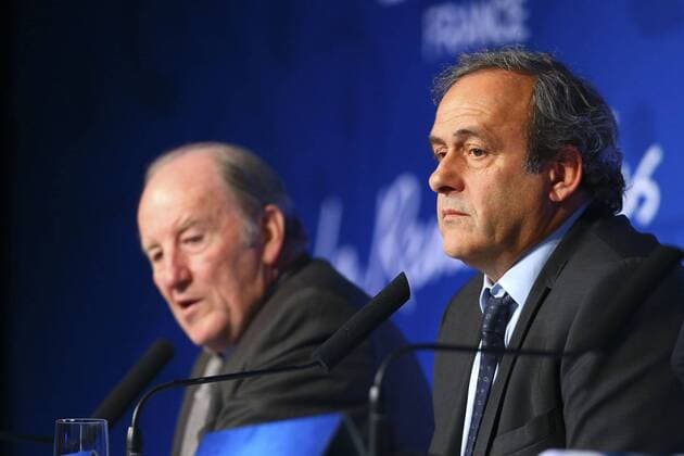Aktuell Fußball, EURO 2016, Pressekonferenz von UEFA-Präsident Platini zum Start des Kartenvorverkaufs Jacques LAMBERT ( President EURO 2016) Michel Platini ( President UEFA ) - Pressekonferenz, 365 Tage bis zur Europameisterschaft, EURO 2016 - Paris - 10 06 2015 GwendolineLeGoff 