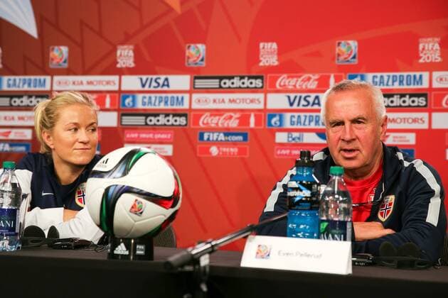 v.li.: Lene Mykjaland (NOR), Even Pellerud (Trainer, Coach, NOR), Fussball, FIFA Frauen-WM 2015, Pressekonferenz vor Deutschland gegen Norwegen, xozx