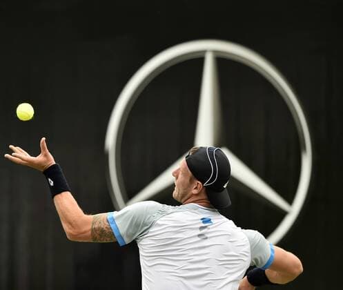 Sam Groth (AUS) Aktion Aufschlag vor Mercedes Logo Stern Mercedesstern 10.06.2015 Tennis Mercedes-Cup Stuttgart Weißenhof TC Weissenhof Mercedescup Mercedes Cup 06.06..-14.06.2015 Mercedes-Cup Stuttgart Weißenhof 2015