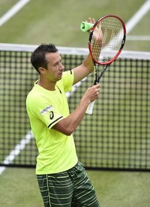 PHilipp Kohlschreiber (GER) Aktion Schlussjubel Jubel jubelt Freude Emotion nach gewonnenem Match bedankt sich bei Publikum 10.06.2015 Tennis Mercedes-Cup Stuttgart Weißenhof TC Weissenhof Mercedescup Mercedes Cup 06.06..-14.06.2015 Mercedes-Cup Stuttgart Weißenhof 2015