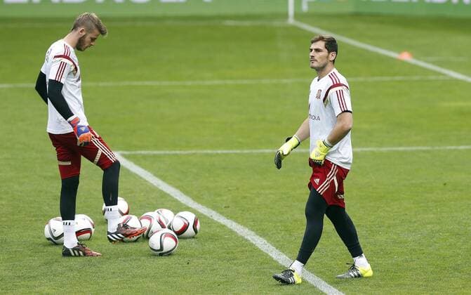 Aktuell Fußball, Training Nationalteam Spanien Entrenamiento de Espana en Las Rozas. Iker Casillas y De Gea. Spain s national team Nationalteam training session in Las Rozas. In this picture, Iker Casillas and De Gea. x 