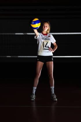04.06.2015, Bundesleistungszentrum, Kienbaum Volleyball, Fotoshooting Nationalmannschaft Frauen Porträt, Portraet, Portrait Margareta Kozuch ( 14 GER) Out of the box