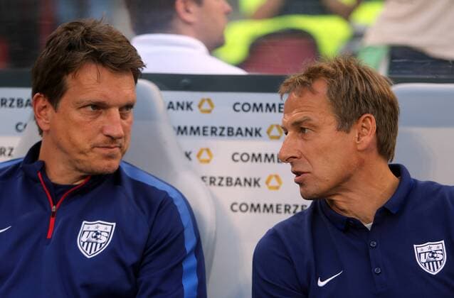 DFB Deutschland, Köln, 10.06.2015, Fussball, FIFA, Länderspiel, Deutschland DFB - USA (1:2): v.l. Andreas Herzog (Co-Trainer USA), Jürgen Klinsmann (Trainer USA).