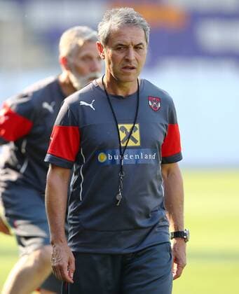 Aktuell Fußball, Training Nationalteam Österreich SOCCER - UEFA EURO EM Europameisterschaft Fussball 2016 quali, RUS vs AUT, preview VIENNA,AUSTRIA,11.JUN.15 - SOCCER - UEFA European Championship EM Europameisterschaft 2016, European Qualifiers, OEFB international match Länderspiel Russia vs Austria, preview, training of team AUT. Image shows head coach Marcel Koller (AUT). GEPAxpictures xChristianxOrt