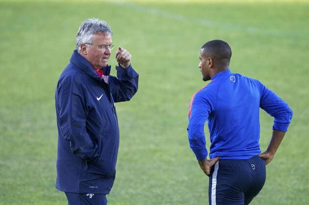 (L-R) coach Guus Hiddink of Holland, Luciano Narsingh of Holland during a training session prior to the UEFA EURO EM Europameisterschaft Fussball 2016 qualifying match between Latvia and The Netherlands on June 11, 2015 at the Skonto stadium in Riga, The Netherlands. Netherlands Training session in Riga 2014 2015 xVIxxIVx 3958227