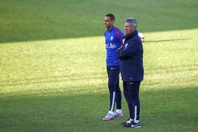 (L-R) Gregory van der Wiel of Holland, coach Guus Hiddink of Holland during a training session prior to the UEFA EURO EM Europameisterschaft Fussball 2016 qualifying match between Latvia and The Netherlands on June 11, 2015 at the Skonto stadium in Riga, The Netherlands. Netherlands Training session in Riga 2014 2015 xVIxxIVx 3958228