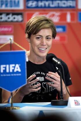 June 11, 2015 - Winnipeg: Meghan Klingenberg - Pressekonferenz Nationalteam USA. kod CS 57683 News - June 11, 2015  - ZUMAb138