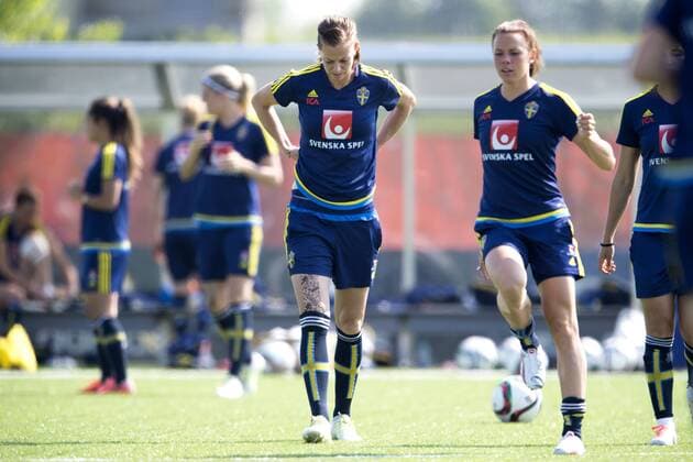 June 11, 2015 - Winnipeg: Lotta Schelin, Jessica Samuelsson - Fussball, Training Nationalteam Schweden. kod CS 57682 News - June 11, 2015  - ZUMAb138