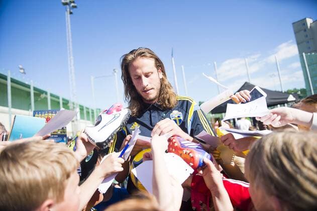 Aktuell Fußball, Training Nationalteam Schweden in Stockholm June 11, 2015 - Stockholm, SVERIGE: Jonas Olsson - Training Nationalteam Schweden. kod JL 135393 News - June 11, 2015  - ZUMAb138