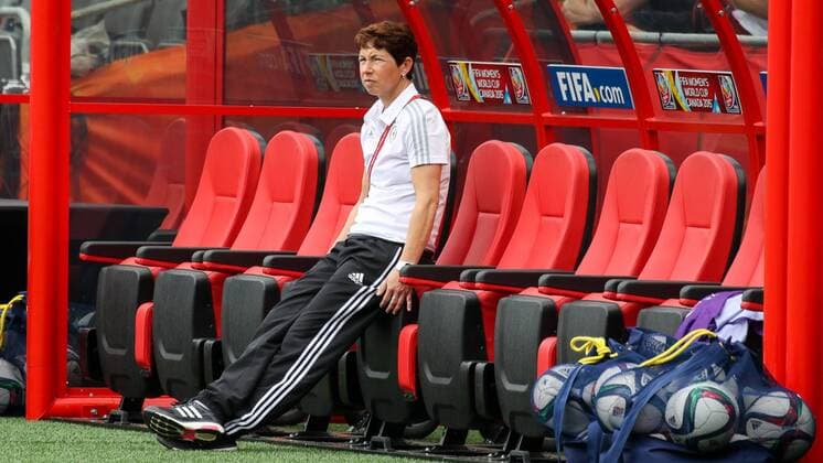 Maren Meinert (DFB-Trainerin, U20, Frauen) alleine auf der Ersatzbank, Fussball, FIFA Frauen-WM 2015, Deutschland - Norwegen, xozx