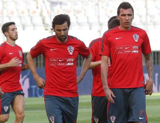 Aktuell Fußball, Training Nationalmannschaft Kroatien in Split Croatian national football team training 11.06.2015., Croatia, Split - Croatian national football team training in preparation for tomorrow s qualifying match with Italy on Poljud. Darijo Srna, Mario Mandzukic.  IvoxCagalj PIXSELL
