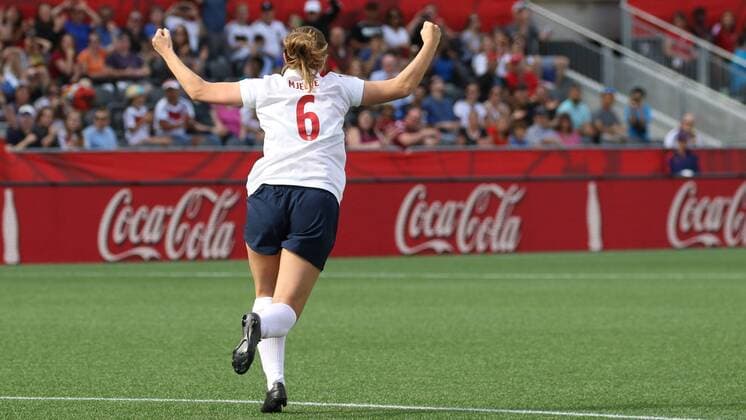 Maren Mjelde (NOR) jubelt über ihr Tor zum 1:1, Jubel, Torjubel, Torerfolg, celebrate the goal, goal, celebration, Jubel ueber das Tor, optimistisch, Action, Aktion, Fussball, FIFA Frauen-WM 2015, Deutschland - Norwegen, xozx