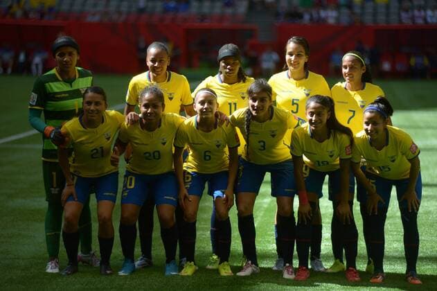 (150613) -- VANCOUVER, June 12, 2015 -- Players of Ecuador pose before the Group C match at the 2015 FIFA Women s World Cup in Vancouver, on June 12, 2015. (SP) VANCOUVER-FIFA-WOMEN S WORLD CUP SergeixBachlakov 