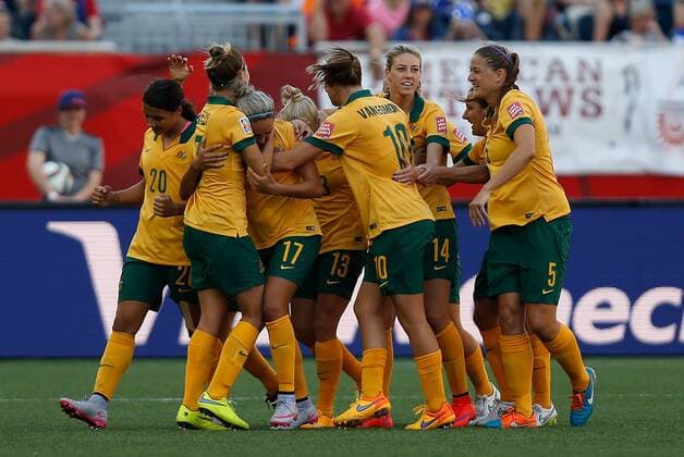 (150613) -- WINNIPEG, June 12, 2015 -- Australia s Kyah Simon (3rd L) celebrates with her teammates after scoring her second goal against Nigeria during their group D match at the 2015 FIFA Women s World Cup in Winnipeg, Canada, June 12, 2015. Australia won the match 2-0.) (SP)CANADA-WINNIPEG-FIFA WOMEN S WORLD CUP-GROUP D-NGA VS AUS WangxLili 