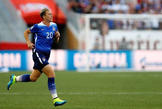 (150613) -- WINNIPEG, June 12, 2015 -- Abby Wambach of the United States runs into the pitch during a Group D match between the United States and Sweden at Winnipeg Stadium in Winnipeg, Canada on June 12, 2015. The match ended 0-0. ) (SP)CANADA-WINNIPEG-FIFA-WOMEN S WORLD CUP-USA VS SWE WangxLili 