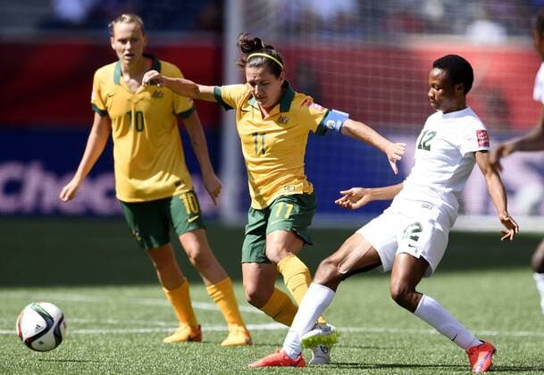 June 12, 2015 - Winnipeg - 150612 Australiens Emily van Egmond, Lisa De Vanna - Nigerias Halimatu Ayinde - WM Australien - Nigeria - ..Foto: CarlSandin BILDBYRAN kod CS 57684 News - June 12, 2015  - ZUMAb138