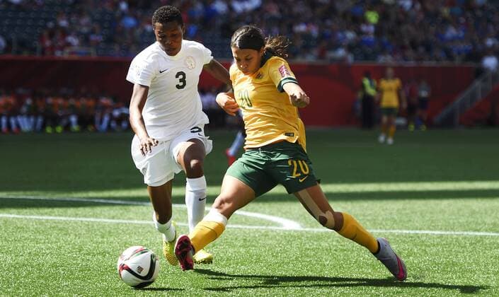 June 12, 2015 - Winnipeg - 150612 Nigerias Osinachi Ohale - Australiens Samantha Kerr - WM Australien - Nigeria - ..Foto: CarlSandin BILDBYRAN kod CS 57684 News - June 12, 2015  - ZUMAb138