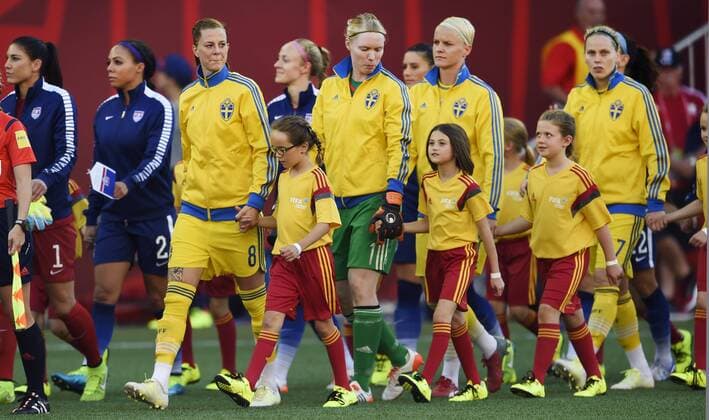 Aktuell Fußball, Damen WM in Kanada, USA - Schweden June 12, 2015 - Winnipeg - 150612 - Lotta Schelin, Hedvig Lindahl, Nilla Fischer - Lisa Dahlkvist WM - USA - SWE - ..Foto: CarlSandin BILDBYRAN kod CS 57685 News - June 12, 2015  - ZUMAb138