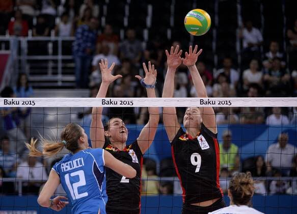 Aktuell Europaspiele 2015 in Baku, Volleyball, Damen, Belgien - Italien - BAKU, AZERBAIJAN: Jasmien Biebauw and Freya Aelbrecht pictured in action during the women s volleyball premliminary game of Pool A between Italy and Belgium at the Crystal Hall during the European Games 2015, in Baku, Azerbaijan, Saturday 13 June 2015. The European Games 2015 multi event takes place from 12 to 28 June. ERICxLALMAND  x04641905x
