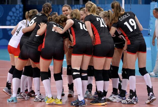 Aktuell Europaspiele 2015 in Baku, Volleyball, Damen, Belgien - Italien - BAKU, AZERBAIJAN: Belgian women s volleyball player react during the women s volleyball preliminary game of Pool A between Italy and Belgium at the Crystal Hall during the European Games 2015, in Baku, Azerbaijan, Saturday 13 June 2015. The European Games 2015 multi event takes place from 12 to 28 June. ERICxLALMAND  x04641911x