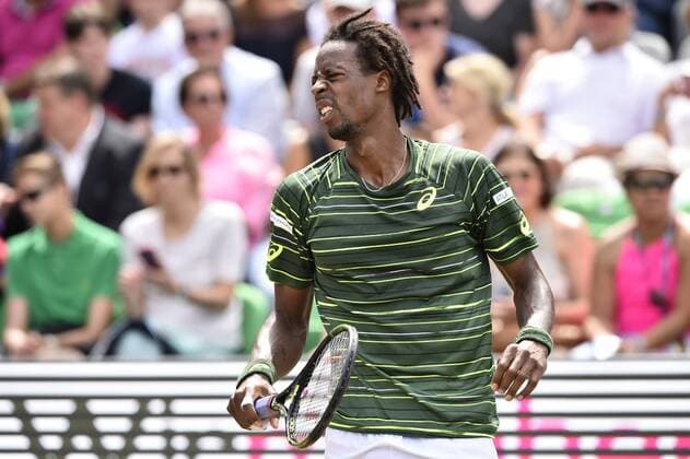 Gael Monfils (FRA) Aktion enttäuscht Enttäuschung Halbfinale 13.06.2015 Tennis Mercedes-Cup Stuttgart Weißenhof TC Weissenhof Mercedescup Mercedes Cup 06.06..-14.06.2015 Mercedes-Cup Stuttgart Weißenhof 2015