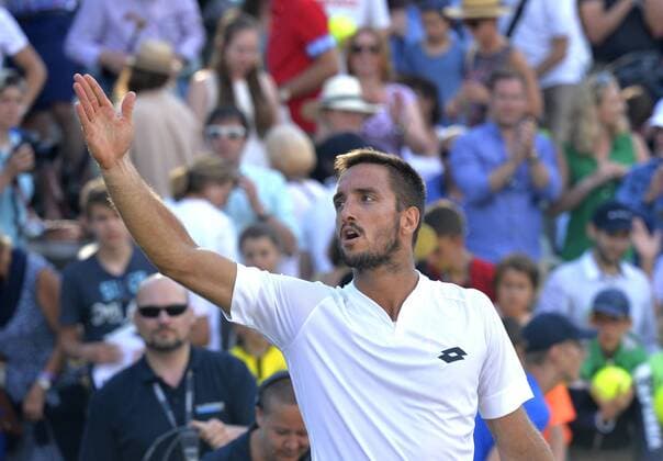 Viktor Troicki (SRB) Schlussjubel Jubel jubelt Freude Emotion nach gewonnenem Match bedankt sich bei Publikum Halbfinale 13.06.2015 Tennis Mercedes-Cup Stuttgart Weißenhof TC Weissenhof Mercedescup Mercedes Cup 06.06..-14.06.2015 Mercedes-Cup Stuttgart Weißenhof 2015