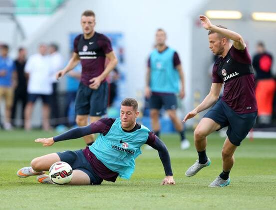 England s Ross Barkley and Tom Cleverley in action during training England Training & press conference PK Pressekonferenz Stozice Stadium - Slovenia - 13th June 2015 - Picture David Klein Sportimage EDITORIAL USE ONLY. No use with unauthorised audio, video, data, fixture lists, club league logos or live services. Online in-match use limited to 120 images, no video emulation. No use in betting, games or single club league player publications.