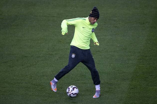 Aktuell Fußball, Copa America in Chile, Training Brasilien Treino da Sele??o Brasileira TEMUCO, AR - 06 13 2015: TRAINING OF BRAZILIAN SELECTION - Neymar during training the Brazilian team held at the Estadio German Becker in the city of Temuco. (Photo: Marcelo Machado de Melo FotoArena)  MarceloxMachadoxdexMelo