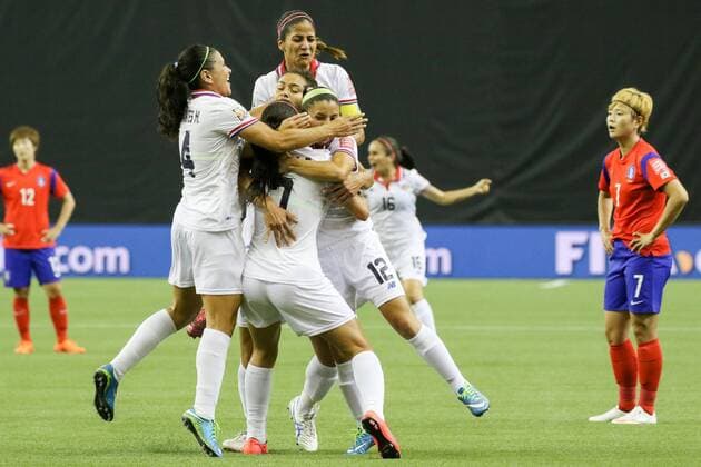 Spielerinnen aus Costa Rica bejubeln das Tor zum 0:1, Jubel, Torjubel, Torerfolg, celebrate the goal, goal, celebration, Jubel ueber das Tor, optimistisch, Action, Aktion, Fussball, FIFA Frauen-WM 2015, Südkorea - Costa Rica, xozx