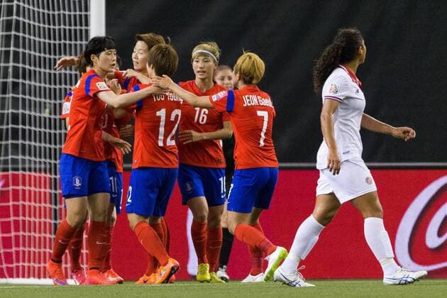 June 13, 2015 : Korea forward Ji Soyun 10 celebrates a goal with teammates during the 2015 FIFA Women s World Cup Group E match between Korea and Costa Rica at the Olympic Stadium in Montreal, Quebec, Canada. SOCCER: JUN 13 FIFA Women s World Cup - Group E - Korea v Costa Rica Icon15061312 EDITORIAL USE ONLY