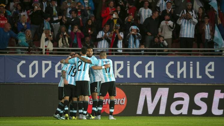 (150614) -- LA SERENA, June 14, 2015 -- Players of Argentina celebrate scoring against Paraguay during their Group B match at Copa America 2015, in La Serena, Chile, on June 13, 2015. The match ended with a 2-2 draw. ) (SP)CHILE-LA SERENA-COPA AMERICA-ARGENTINA VS PARAGUAY XuxZijian 