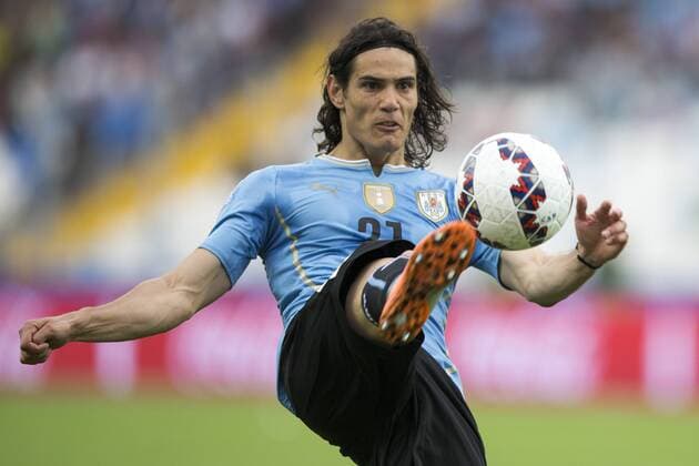 (150614) -- ANTOFAGASTA, June 14, 2015 -- Edinson Cavani of Uruguay controls the ball during a Group B match against Jamaica at Copa America 2015, in Antofagasta, Chile, on June 13, 2015. Uruguay won 1-0. ) (SP)CHILE-ANTOFAGASTA-COPA AMERICA-GROUP B-URUGUAY VS JAMAICA LuisxEcheverria 