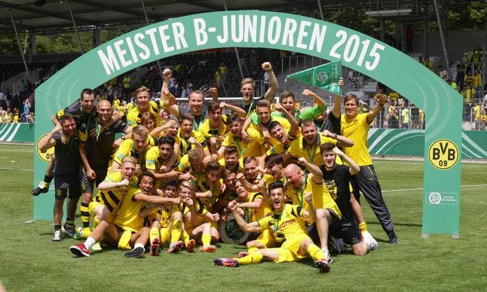 Aspach , Fußball Finale Deutsche Meisterschaft B-Junioren VfB Stuttgart vs. BVB Borussia Dortmund , Jubel Dortmund