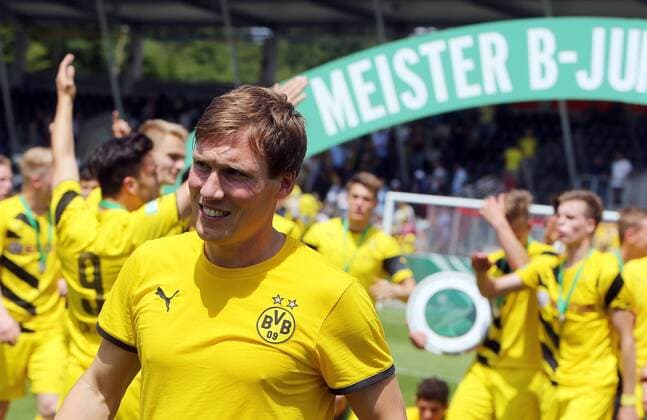 VfB Stuttgart Deutschland, Stuttgart, 14.06.2015, Fussball, B-Junioren, Bundesliga, Saison 2014 2015, Finale, U17 U 17 VfB Stuttgart - U17 Borussia Dortmund: Hannes Wolf (Trainer Borussia Dortmund).
