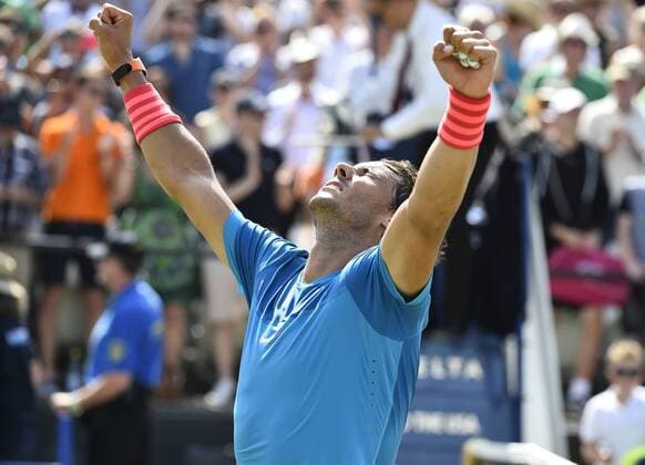 Rafael Nadal (ESP) gewinnt das erste Rasenturnier in Stuttgart. Jubel Emotion, Freude, Schlussjubel Finale 14.06.2015 Tennis Mercedes-Cup Stuttgart Weißenhof TC Weissenhof Mercedescup Mercedes Cup 06.06..-14.06.2015 Mercedes-Cup Stuttgart Weißenhof 2015