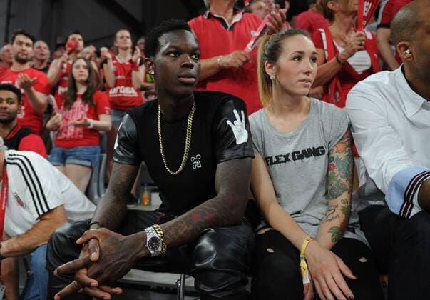 14.06.2015 - Basketball - Saison 2014 2015 - 1. Bundesliga Beko BBL - Finale Spiel 3 : Brose Baskets Bamberg - FC Bayern München - HMI - Dennis Schröder und Freundin beobachten das Spiel