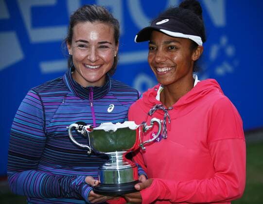14.06.2015. Nottingham, England. Aegon Open Tennis. Abigail Spears and Raquel Kops-Jones of USA with the Doubles Trophy xDavidxKissmanx  ActionPlus11631603