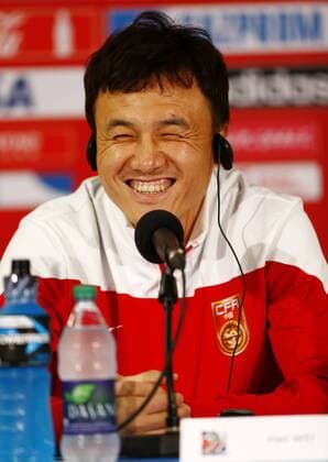 (150615) -- WINNIPEG, June 14, 2015 -- China s head coach Hao Wei attends a press conference PK Pressekonferenz in Winnipeg, Canada, on June 14, 2015. China will face New Zealand in the last group A match at the 2015 FIFA Women s World Cup on June 14. ) (SP)CANADA-WINNIPEG-FIFA WOMEN S WORLD CUP-CHINA-PRESS CONFERENCE DingxXu 