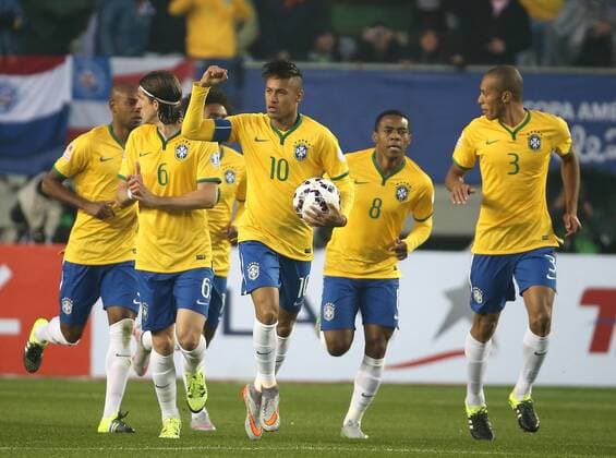 (150615) -- TEMUCO, June 14, 2015 -- Brazil s Neymar (C) celebrates after scoring against Peru during their Group C match at Copa America 2015 in Temuco, Chile, June 14, 2015. Brazil won 2-1. ) (SP)CHILE-TEMUCO-COPA AMERICA 2015-GROUP C-BRAZIL VS PERU XuxZijian 