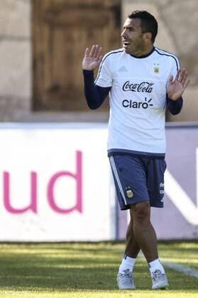 (150615) -- LA SERENA, June 14, 2015 -- Argentina s Carlos Tevez reacts during a training session in La Serena, Chile, on June 14, 2015. Argentina will play Uruguay during a Group B match at Copa America Chile 2015 on Tuesday. Juan Roleri ) (SP)CHILE-LA SERENA-COPA AMERICA-ARGENTINA-TRAINING TELAM 