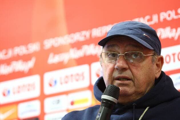 Aktuell Fußball, PK Nationalmannschaft Polen und Griechenland zum bevorstehenden Länderspiel June 15, 2015 - Gdansk, Poland - Gdansk, Poland 15th, June 2015 Sergio Markarian - Greece National Football team head coach press conference PK Pressekonferenz before the Poland - Greece friendly game in Gdansk. Sergio Markarian speaks to media in Gdansk before the Greece - Poland  - ZUMAn230